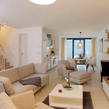 Strandburg App 2 Апартаменты *