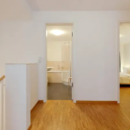 Daire Strandburg App 2